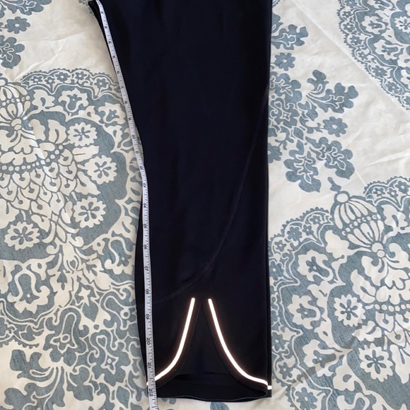 ATHLETA 22” Crop Training/running leggings with night reflective detailing trim. - Picture 3 of 12